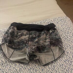 Selling these gently used lulu shorts